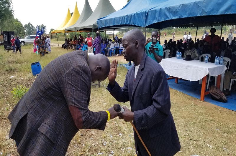 Adia while blessing Atiku in Nyio-Vurra on Saturday