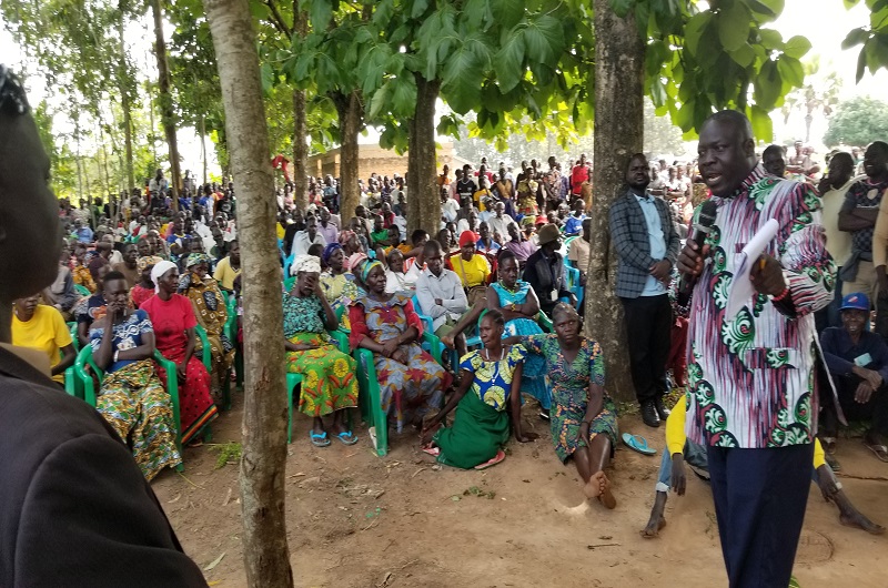 Atiku while addressing his voters in Adumi on Thursday. Photo Credit Andrew Cohen Amvesi