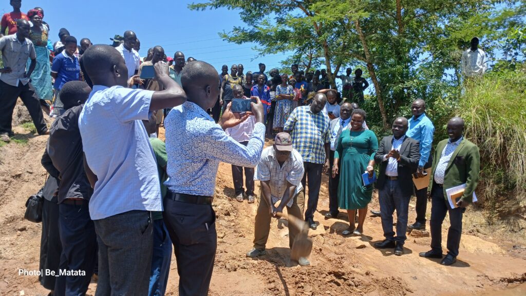 Site groundbreaking symbolization by the vitu leaders and locals