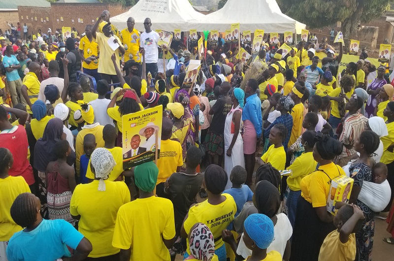 MP Atima while addressing his rally in Pangisa ward on Friday. Photo Credit, Andrew Cohen Amvesi