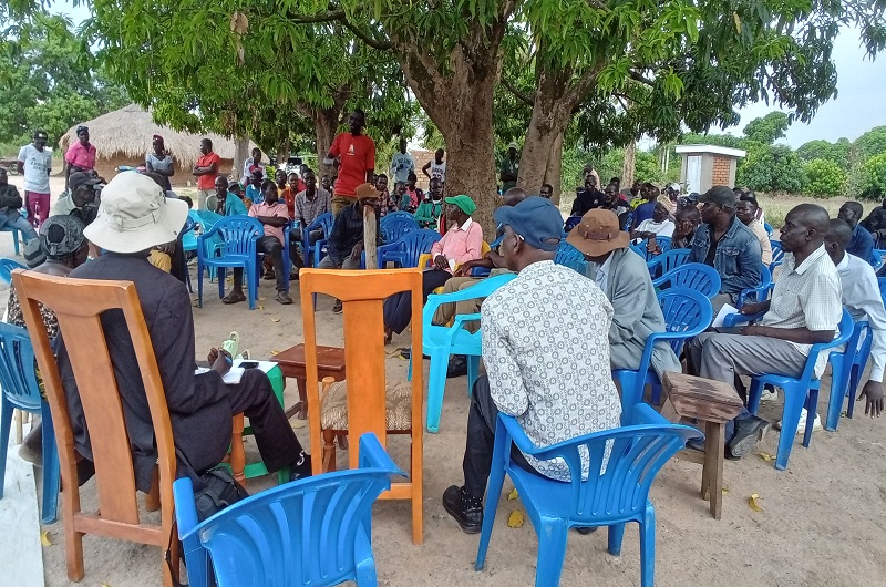 Buga (in Cap) while chairing the Kiranga Clan meeting on Wednesday. Photo Credit; Andrew Cohen Amvesi