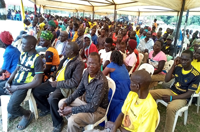 Some of the locals who turned up for the function on Saturday. Photo Credit; Andrew Cohen Amvesi