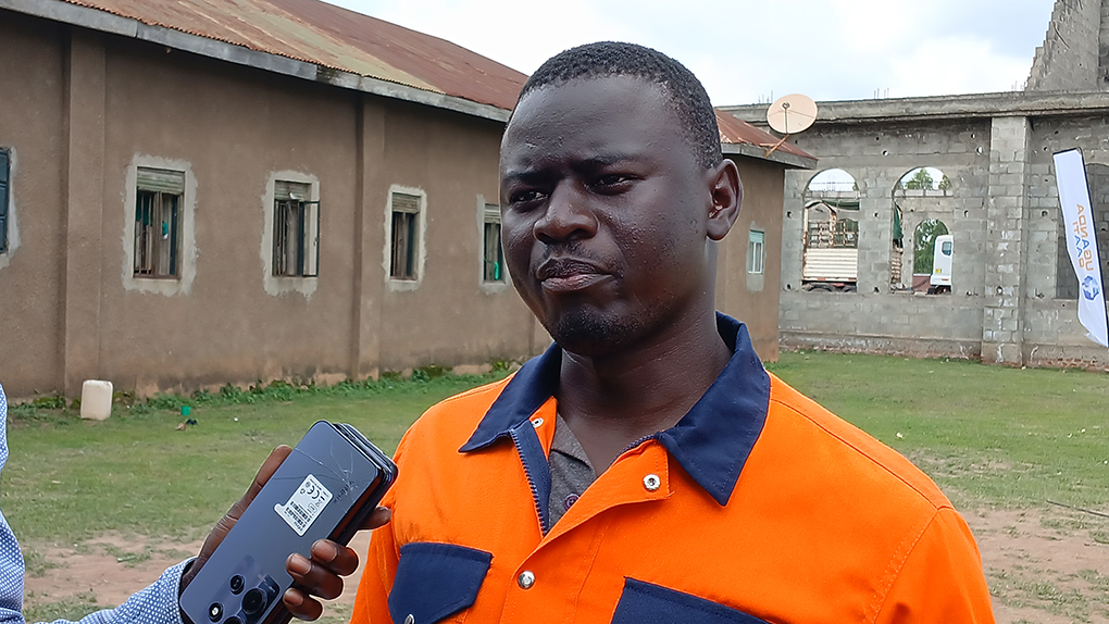 Seka Daniel, engineer from Uganda Baati Limited pledging their commitment
