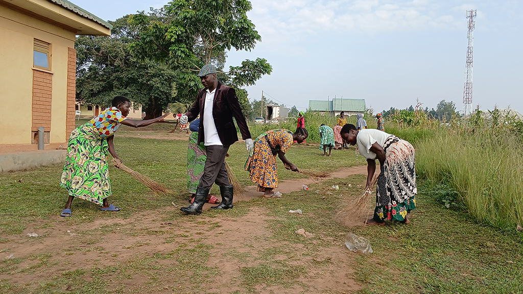 women market vendors cleaning division headquarters