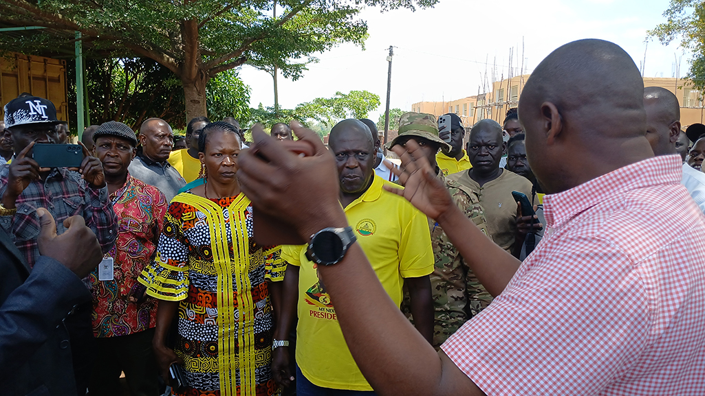 Minister Balaam's arrival at Maracha District headquarters on Friday afternoon. Photo by Matata Benzamin